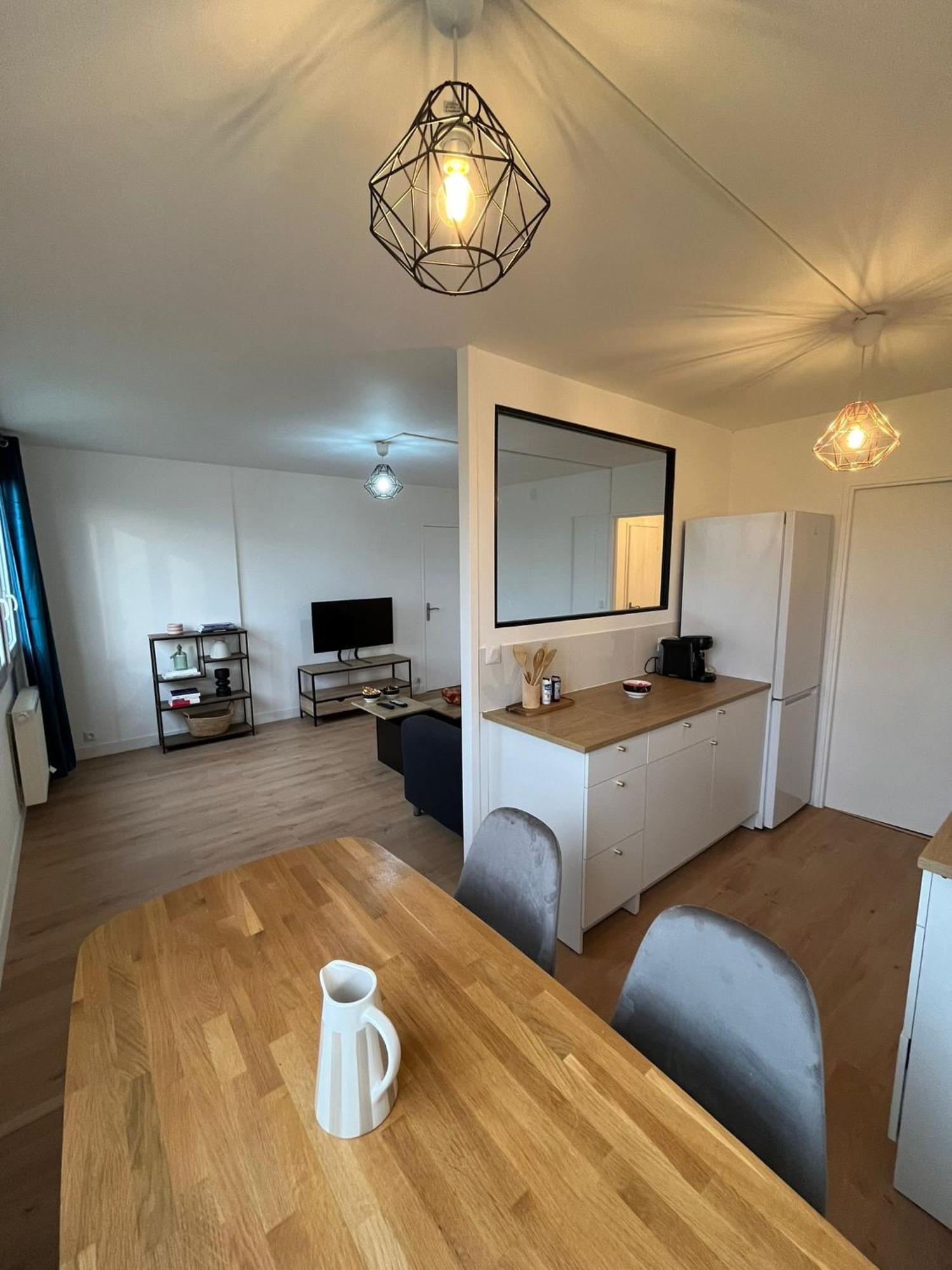 Le Montreuillois ! Parking Prive Et Metro A Proximite Apartment ภายนอก รูปภาพ